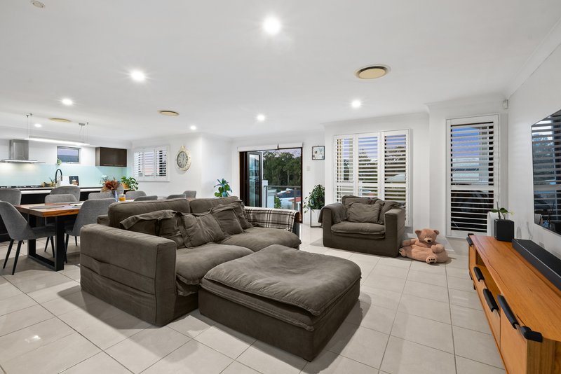 Photo - 23 Atrium Way, Everton Hills QLD 4053 - Image 11
