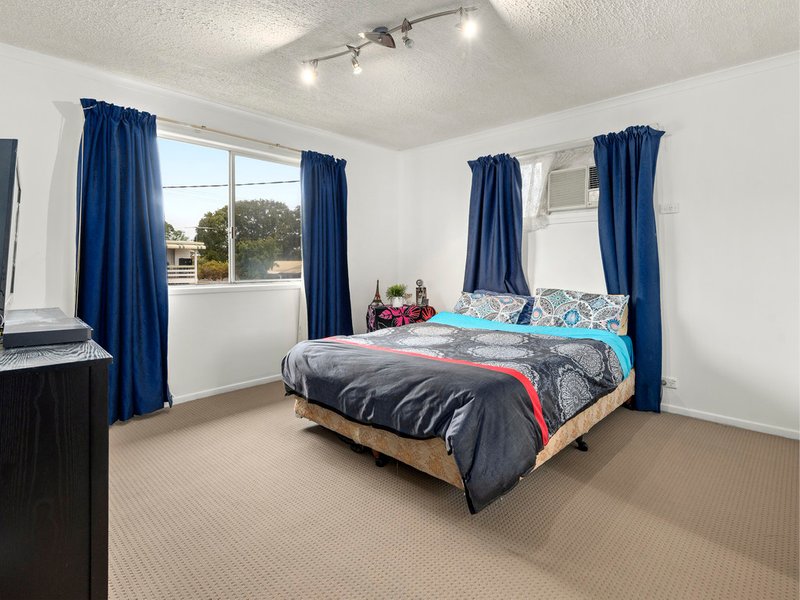 Photo - 23 Avalon Court, Strathpine QLD 4500 - Image 11