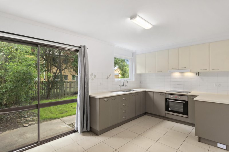 Photo - 2/3 Avoca Place, Fisher ACT 2611 - Image 3