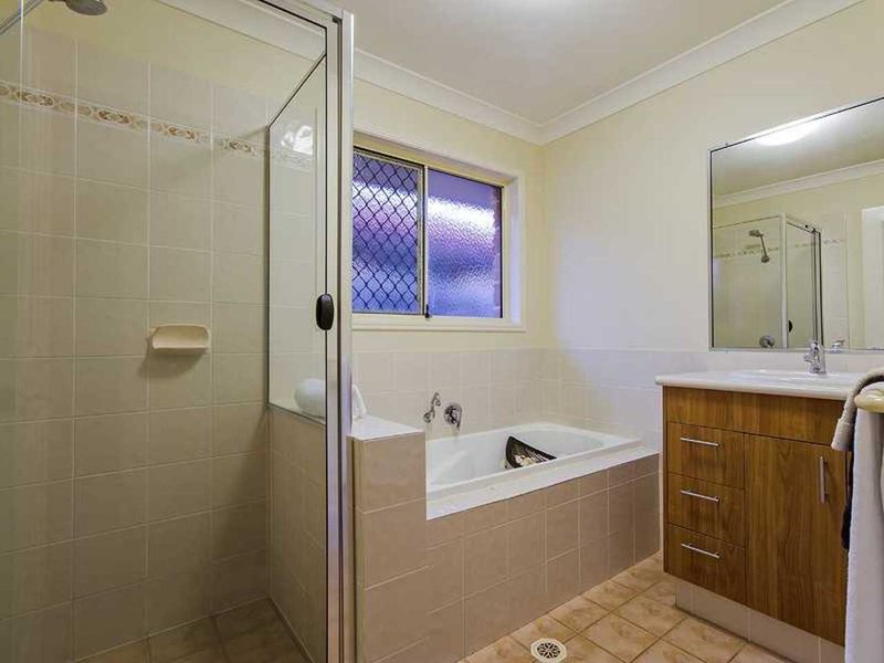 Photo - 23 Babu Street, Varsity Lakes QLD 4227 - Image 13