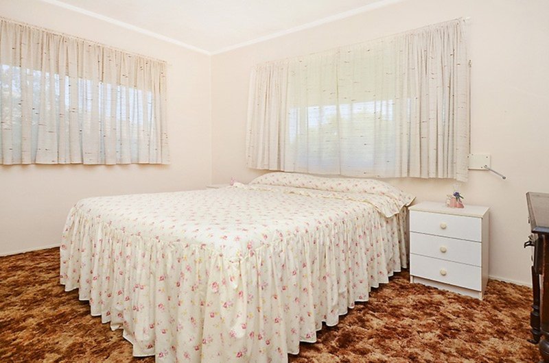 Photo - 23 Backford Street, Chermside West QLD 4032 - Image 2