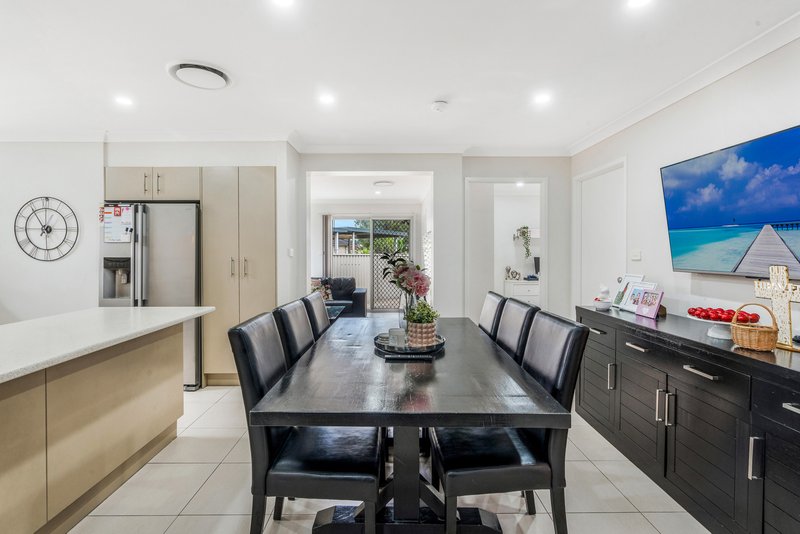 Photo - 23 Bangalow Place, Hoxton Park NSW 2171 - Image 6