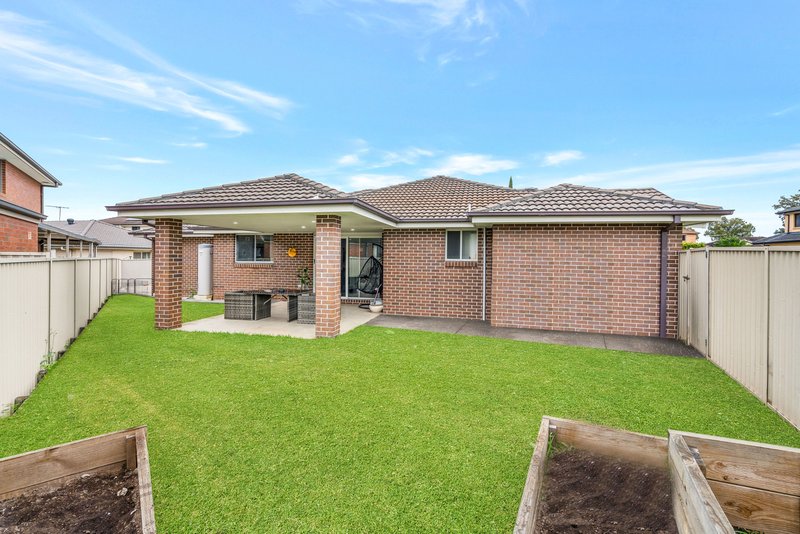 Photo - 23 Bangalow Place, Hoxton Park NSW 2171 - Image 21