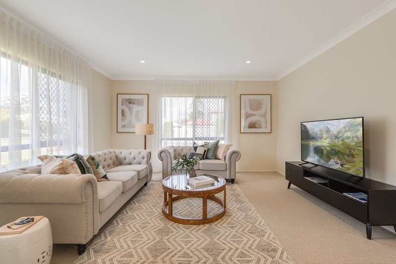 Photo - 23 Banksdale Drive, Middle Ridge QLD 4350 - Image 5