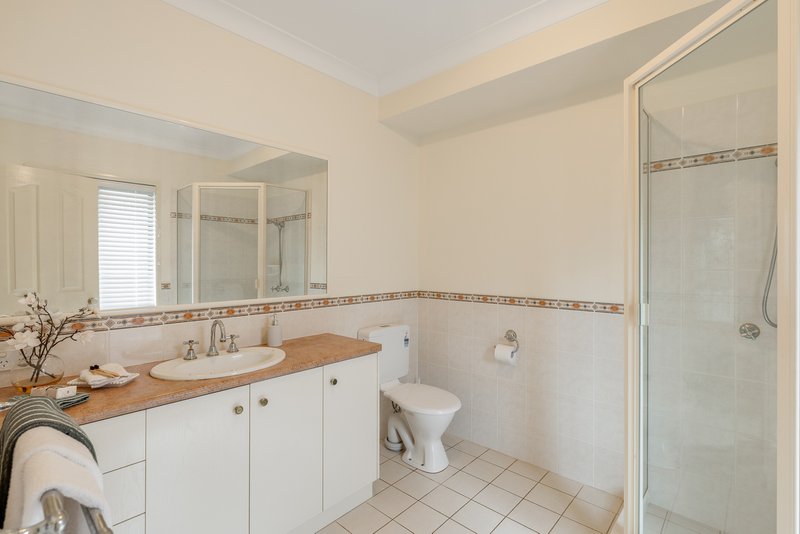 Photo - 23 Banksdale Drive, Middle Ridge QLD 4350 - Image 8