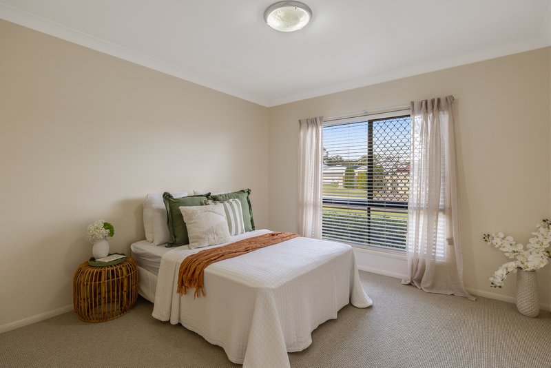 Photo - 23 Banksdale Drive, Middle Ridge QLD 4350 - Image 10