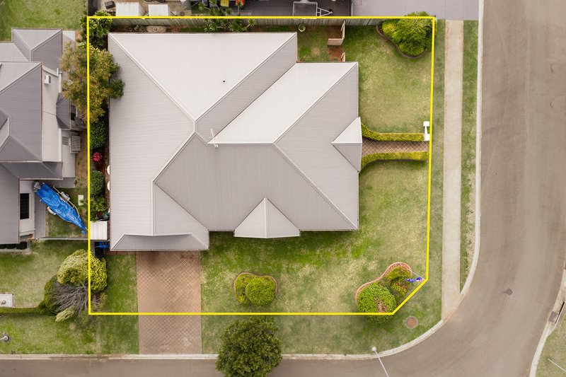 Photo - 23 Banksdale Drive, Middle Ridge QLD 4350 - Image 14