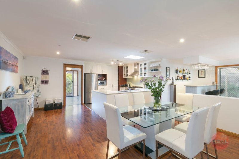 Photo - 23 Banksia Road, Aberfoyle Park SA 5159 - Image 5