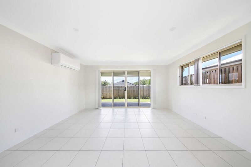 Photo - 23 Barley Street, Park Ridge QLD 4125 - Image 5