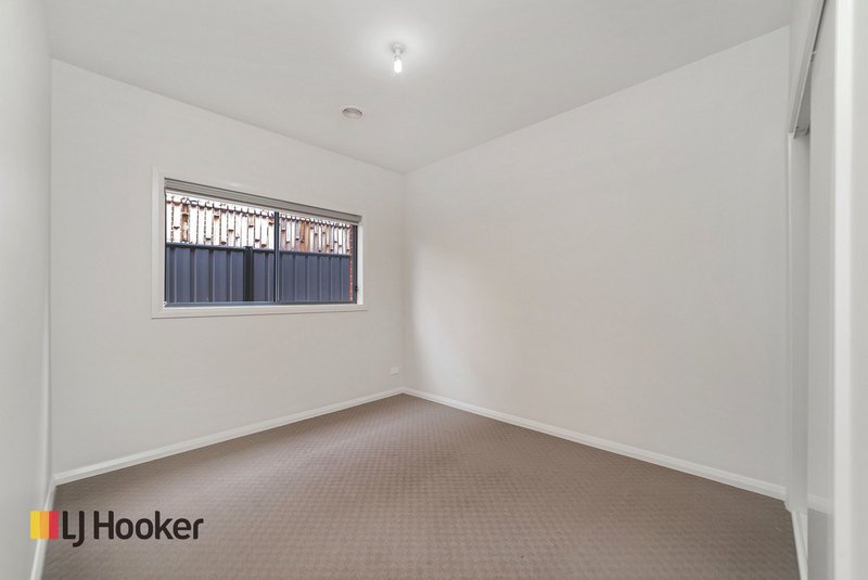 Photo - 23 Baronial Way, Craigieburn VIC 3064 - Image 18