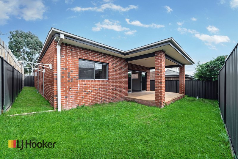 Photo - 23 Baronial Way, Craigieburn VIC 3064 - Image 25