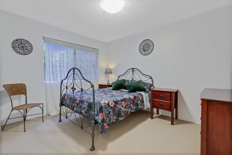 Photo - 2/3 Barooga Crescent, Mooloolaba QLD 4557 - Image 5