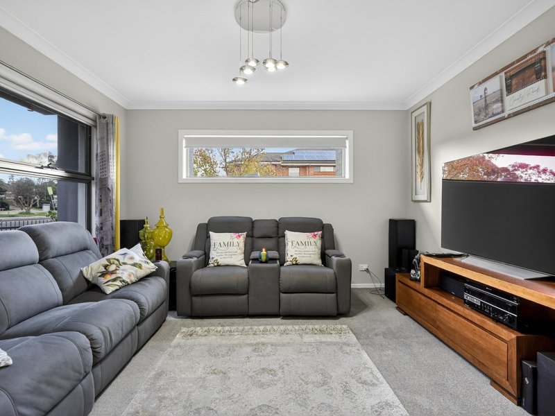 Photo - 23 Baw Baw Avenue, Minto NSW 2566 - Image 8