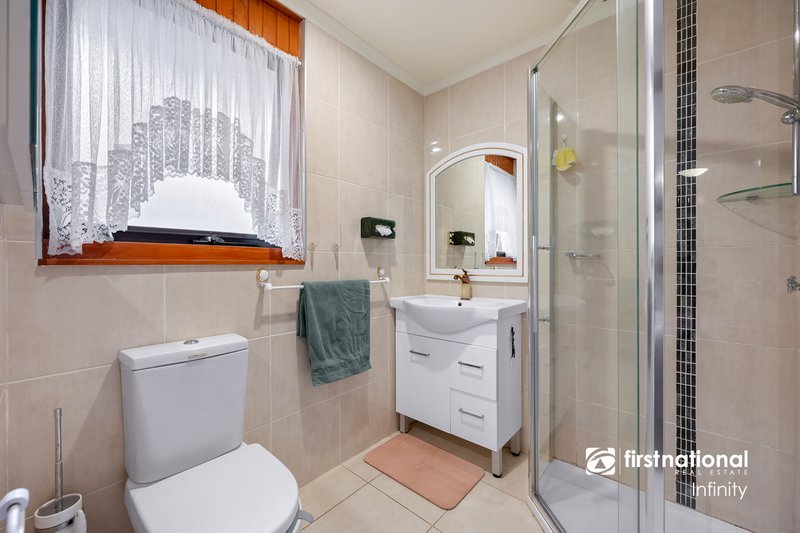 Photo - 23 Bayview Crescent, Hoppers Crossing VIC 3029 - Image 5