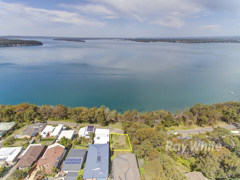 23 Beach Road, Wangi Wangi NSW 2267