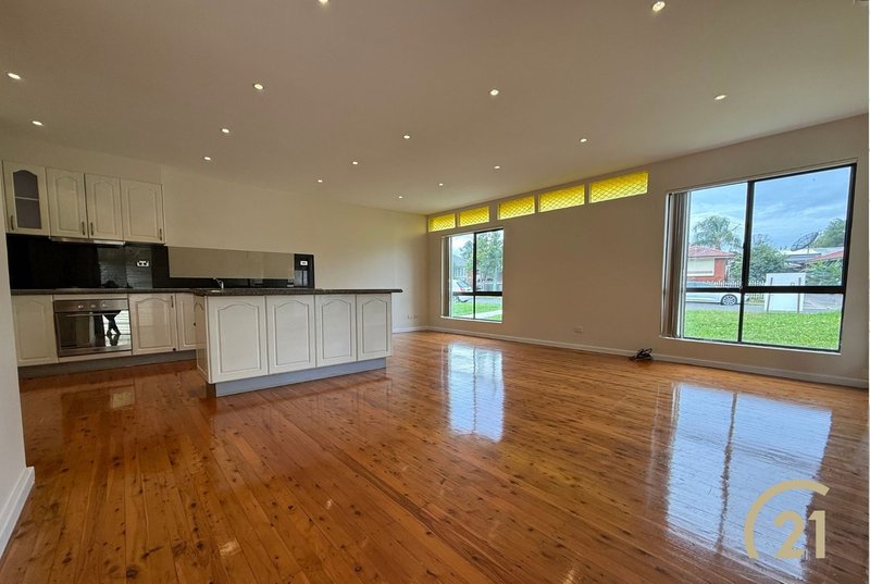 Photo - 23 Beale Crescent, Fairfield West NSW 2165 - Image 2