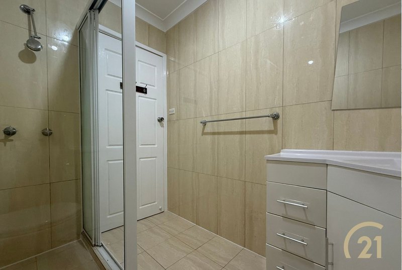 Photo - 23 Beale Crescent, Fairfield West NSW 2165 - Image 7