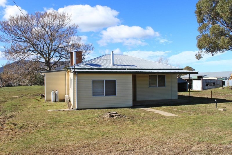 23 Bell Street, Tumbarumba NSW 2653