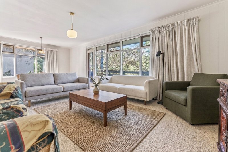 Photo - 23 Bengal Crescent, Mount Waverley VIC 3149 - Image 2