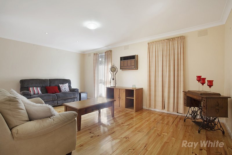 Photo - 23 Bexsarm Crescent, Rowville VIC 3178 - Image 2