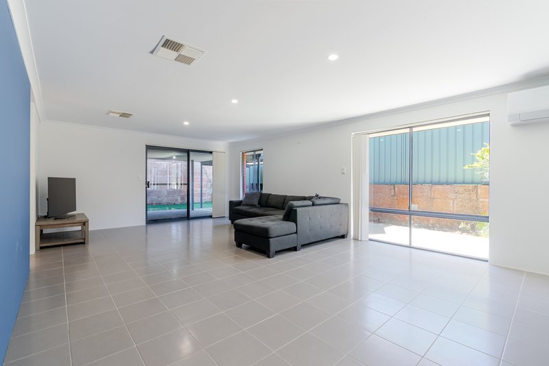 Photo - 23 Blaxland Terrace, Baldivis WA 6171 - Image 8