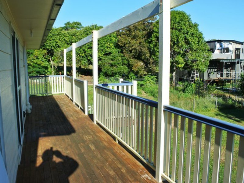 Photo - 23 Blue Waters Crescent, Macleay Island QLD 4184 - Image 15