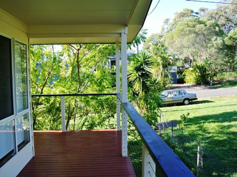 Photo - 23 Blue Waters Crescent, Macleay Island QLD 4184 - Image 17