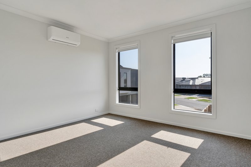 Photo - 23 Bodega Walk, Brookfield VIC 3338 - Image 5