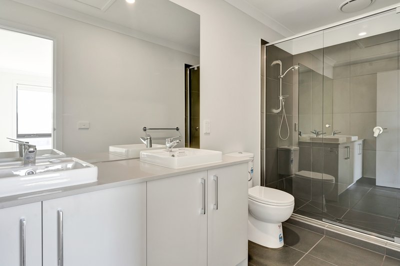 Photo - 23 Bodega Walk, Brookfield VIC 3338 - Image 7