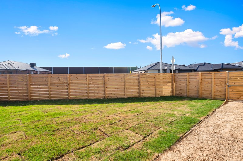 Photo - 23 Bodega Walk, Brookfield VIC 3338 - Image 9