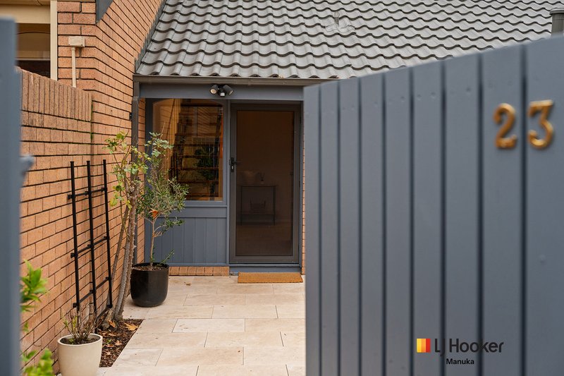 Photo - 23 Boothby Place, Garran ACT 2605 - Image 2