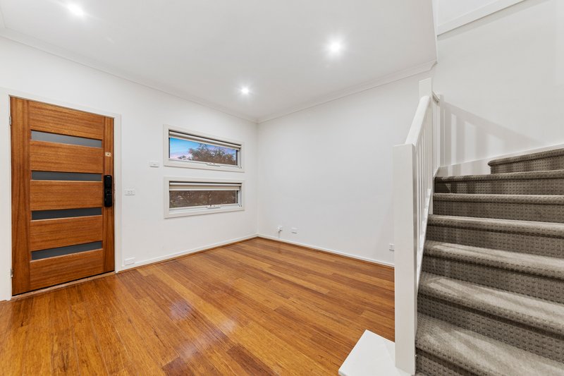 Photo - 23 Botanic Drive, Pakenham VIC 3810 - Image 11