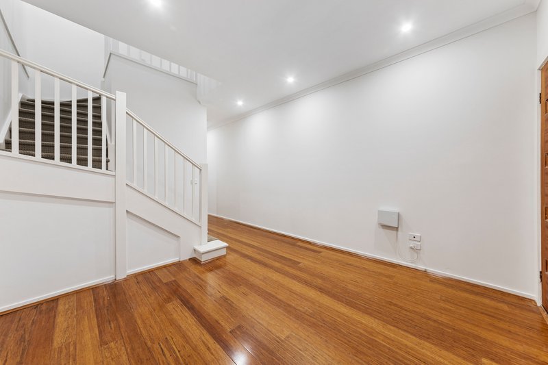 Photo - 23 Botanic Drive, Pakenham VIC 3810 - Image 12