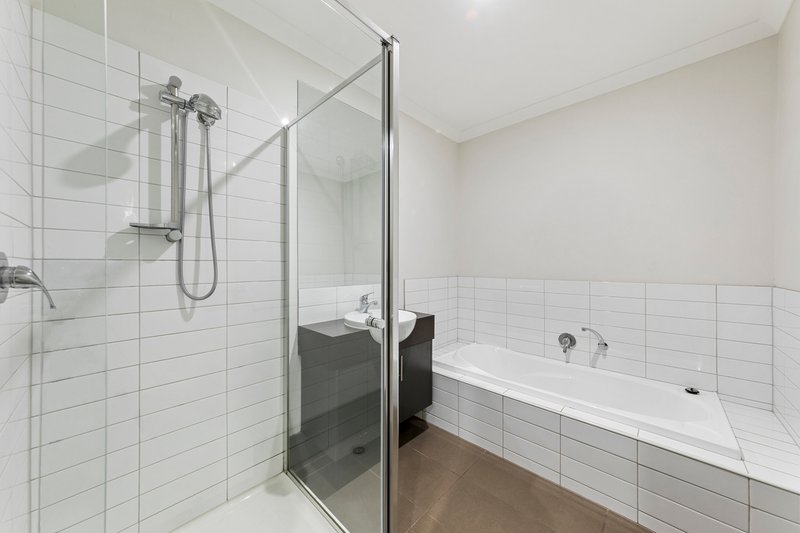 Photo - 23 Botanic Drive, Pakenham VIC 3810 - Image 18