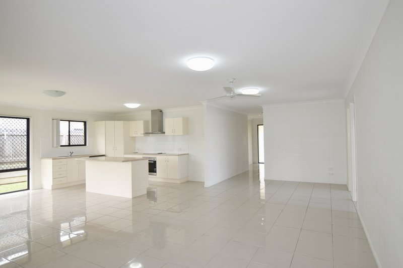 Photo - 23 Bottlebrush Drive, Kirkwood QLD 4680 - Image 2