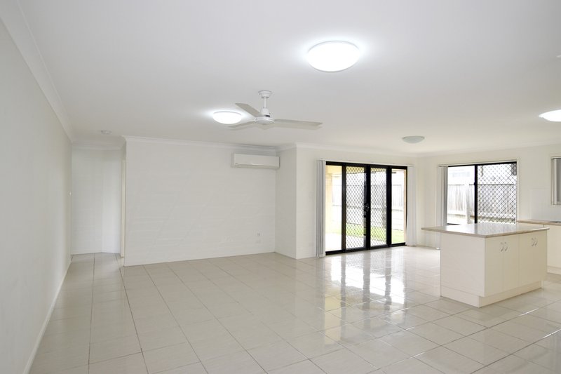 Photo - 23 Bottlebrush Drive, Kirkwood QLD 4680 - Image 3