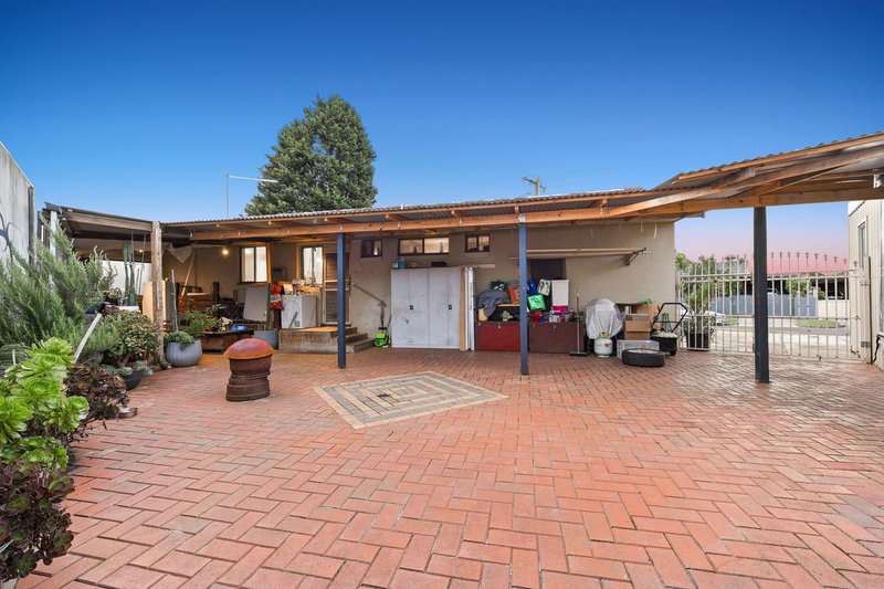 Photo - 23 Bracknell Street, Keysborough VIC 3173 - Image 8