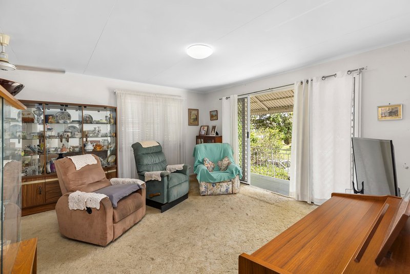 Photo - 23 Brelox Street, Chermside West QLD 4032 - Image 2