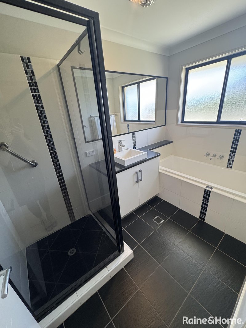 Photo - 23 Bridgeman Parade, Kingaroy QLD 4610 - Image 7