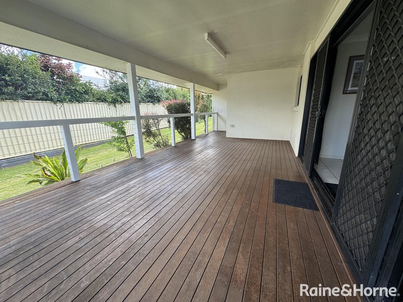 Photo - 23 Bridgeman Parade, Kingaroy QLD 4610 - Image 9
