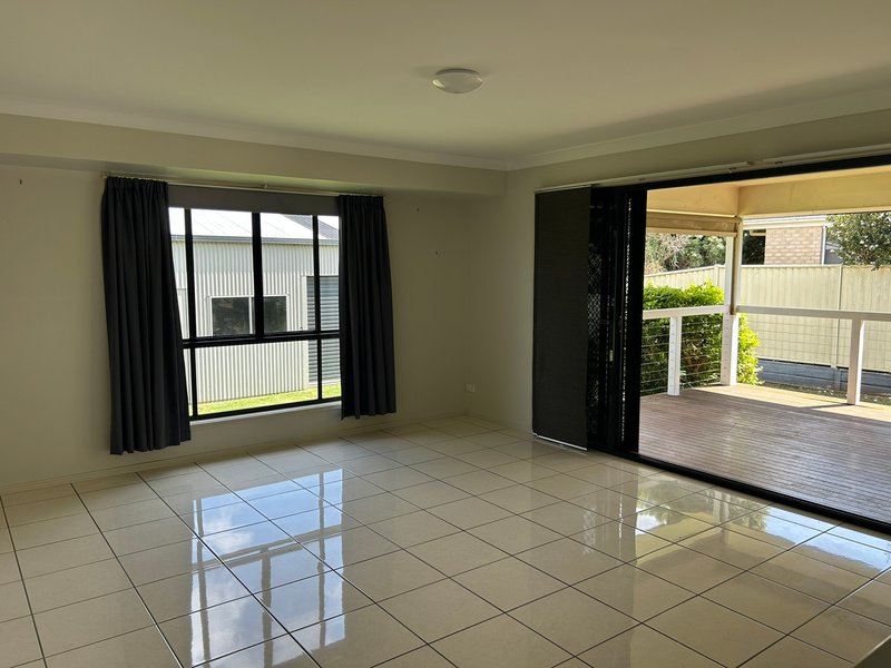 Photo - 23 Bridgeman Parade, Kingaroy QLD 4610 - Image 18