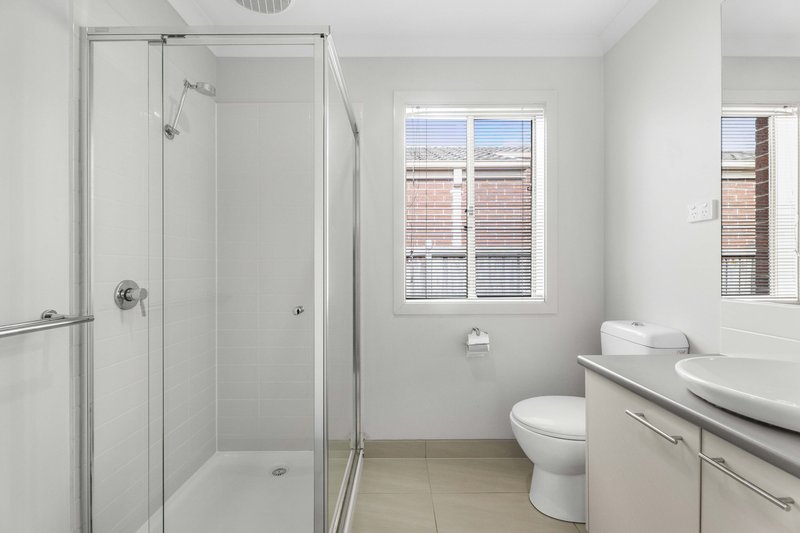 Photo - 23 Brolin Terrace, Cranbourne North VIC 3977 - Image 3