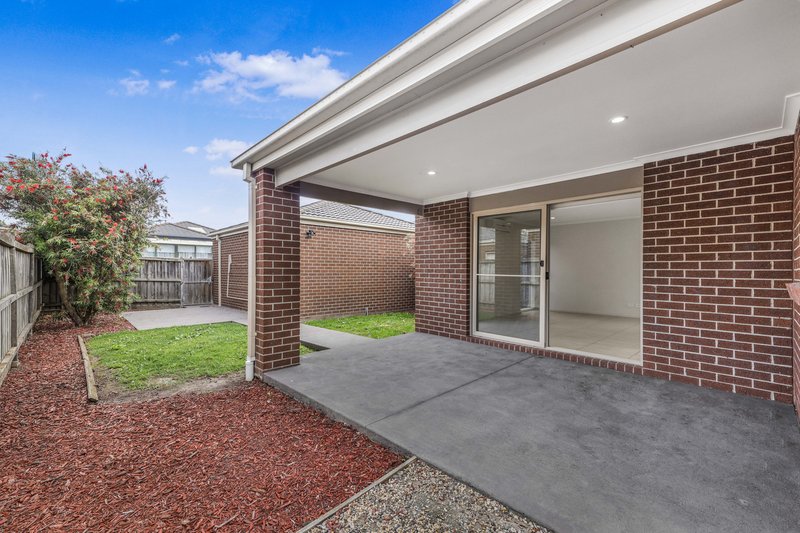 Photo - 23 Brolin Terrace, Cranbourne North VIC 3977 - Image 8