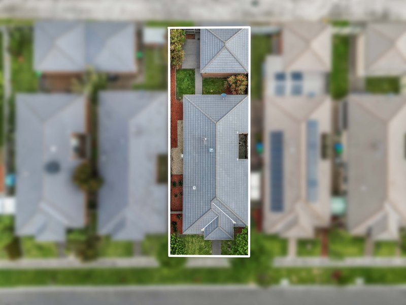 Photo - 23 Brolin Terrace, Cranbourne North VIC 3977 - Image 11