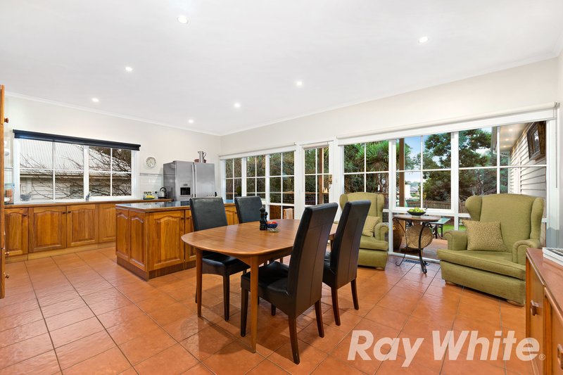 Photo - 23 Bronte Avenue, Burwood VIC 3125 - Image 4