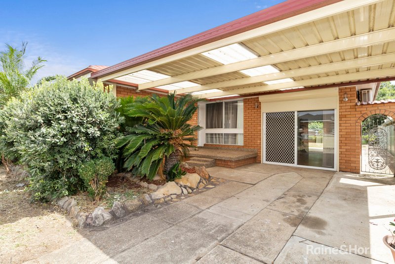 Photo - 23 Brunswick Crescent, St Johns Park NSW 2176 - Image 4