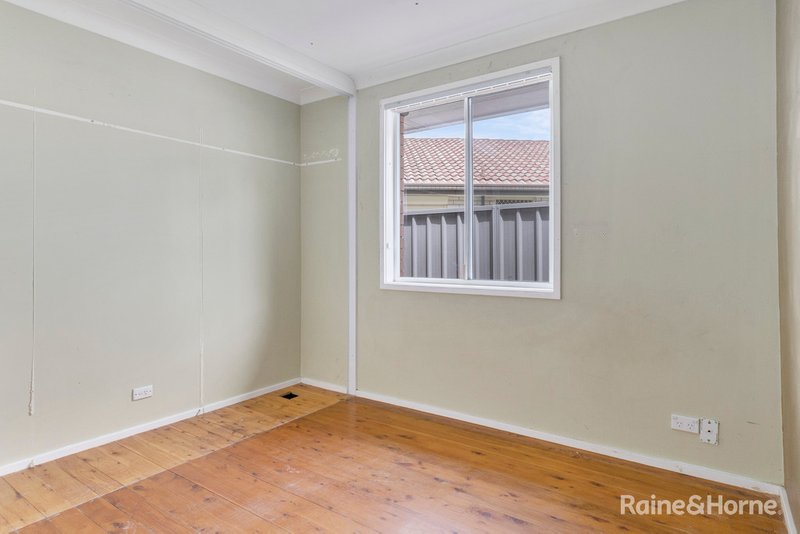 Photo - 23 Brunswick Crescent, St Johns Park NSW 2176 - Image 8