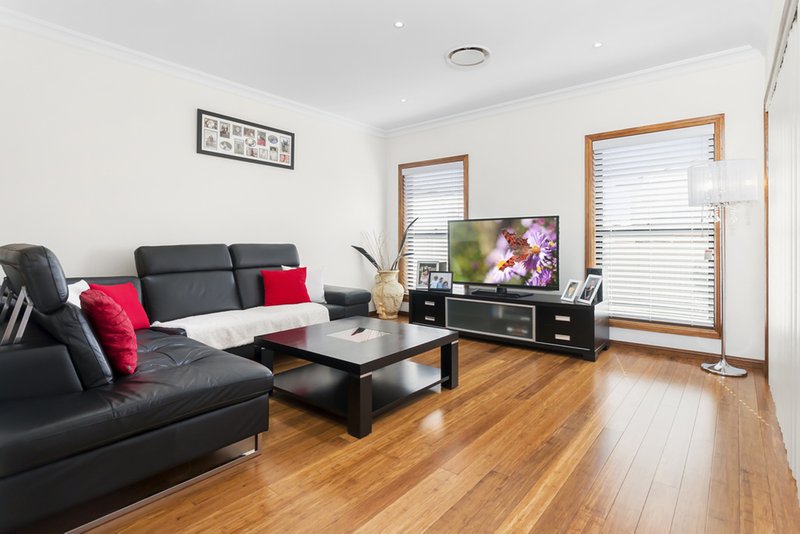 Photo - 23 Bryant Ave , Middleton Grange NSW 2171 - Image 2