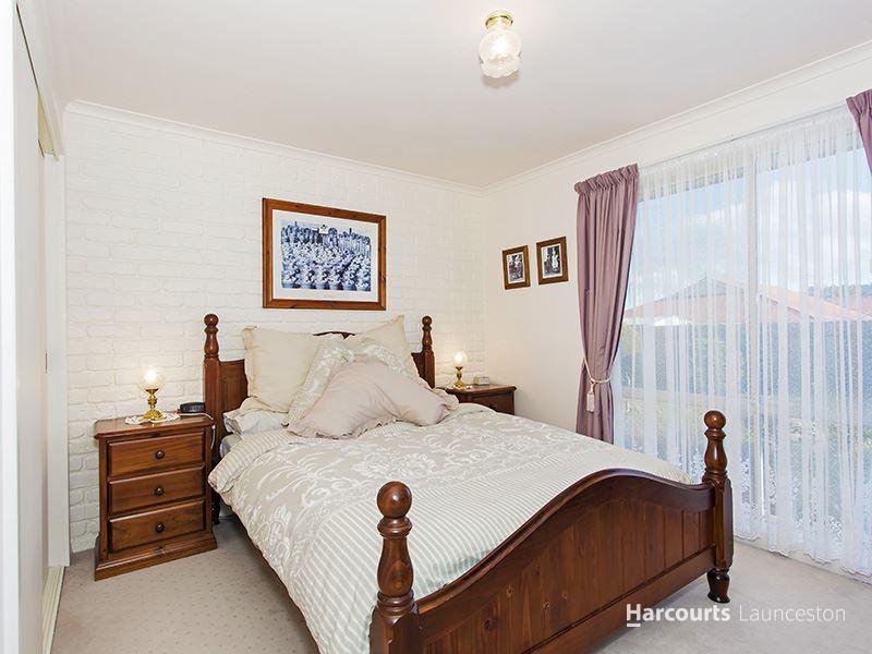 Photo - 2/3 Buckingham Place, Prospect TAS 7250 - Image 4