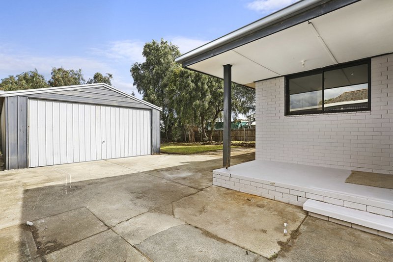 Photo - 23 Caithness Crescent, Corio VIC 3214 - Image 9